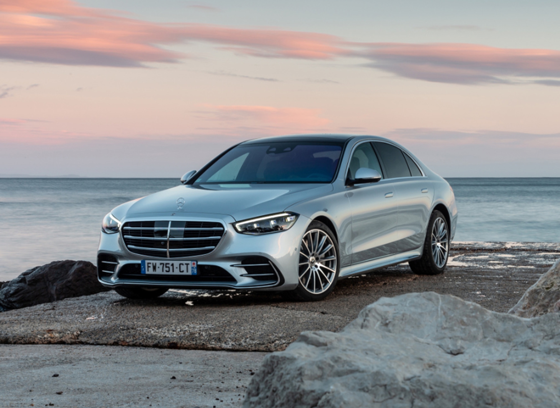 男子租奔驰车押金难退还,男子租奔驰要求赔偿