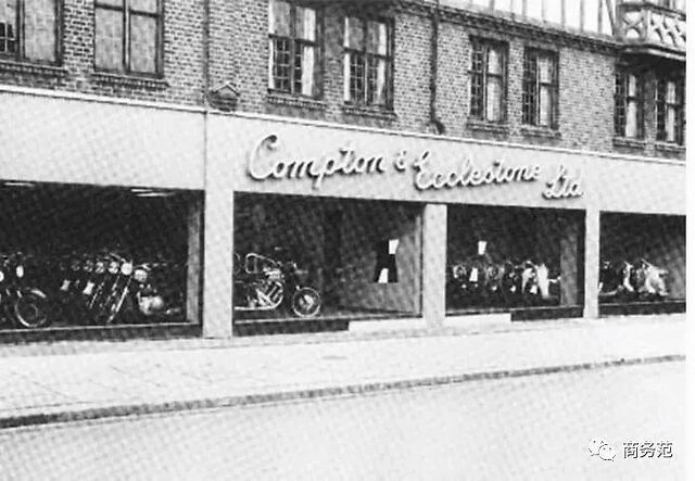 89岁前F1总裁宣布妻子怀孕。大女儿已65岁，妻子44岁整天买买买。