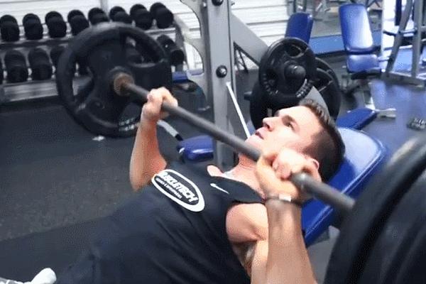 下垂松弛的胸如何练挺和紧致,防胸部下垂的动作