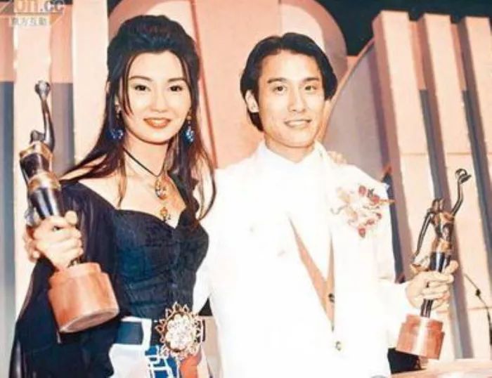 五夺影帝，一片痴心，他是娱乐圈绝世好男人