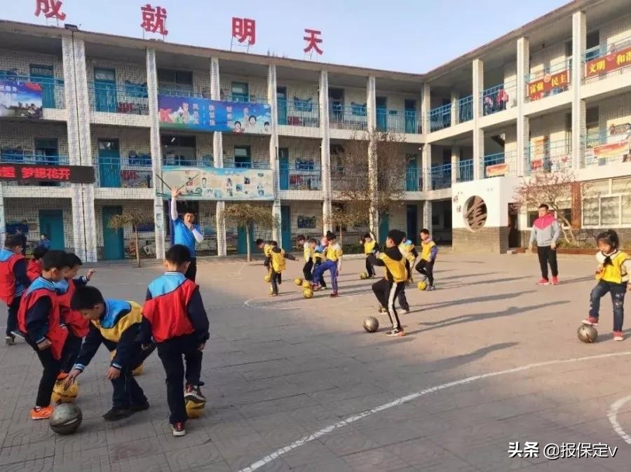 驰骋足球赛场,新市场小学春季足球联赛