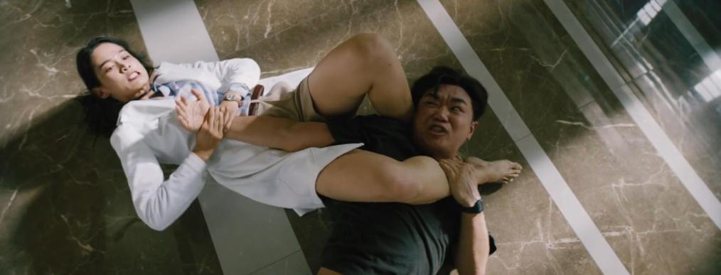 6.8分给低了，《大赢家》金句频出，除了大鹏，配角也格外精彩