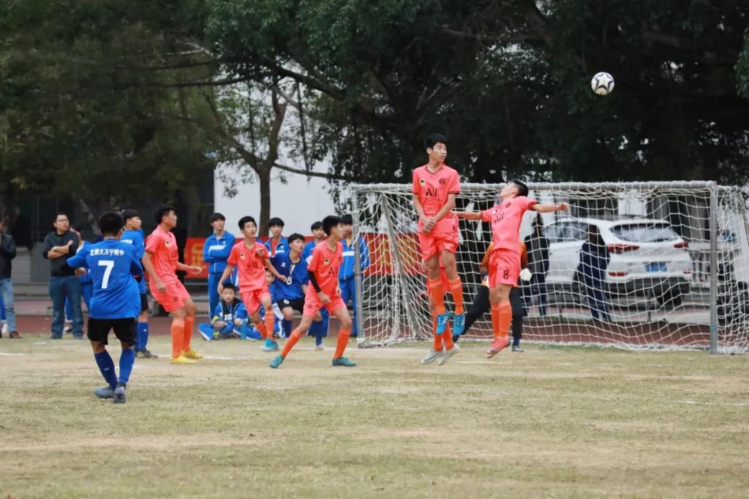 万宁小学足球队去保亭比赛,万宁中学生足球联赛2021
