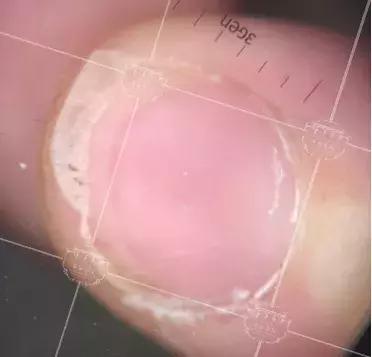 美甲怎么对指甲伤害小,长期美甲怎么保护指甲