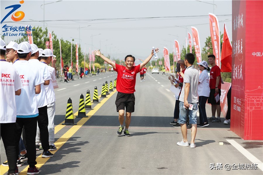 “跑遍国际庄”2019石家庄十公里联赛暨元氏县马拉松赛活力开跑