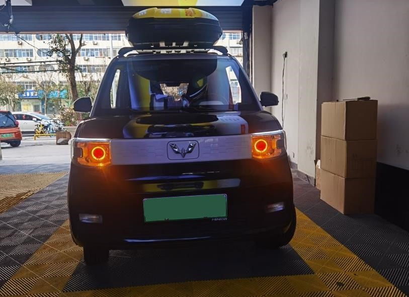 买车3万多，潮改1万多，这样的宏光MINI比3系更拉风？