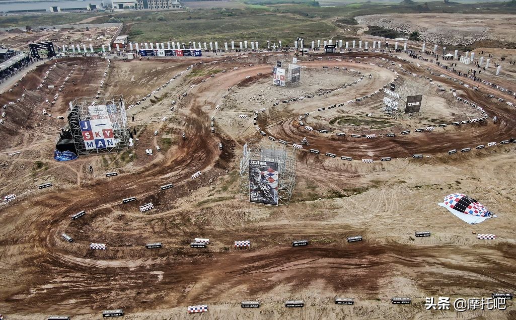 这摩托真好喝。。。不对....这酒真好骑！