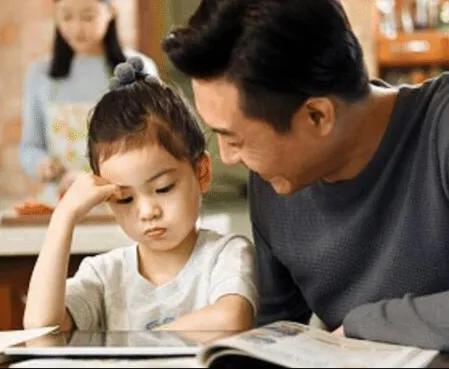 人民币上有个错别字后续,人民币上错别字太显眼