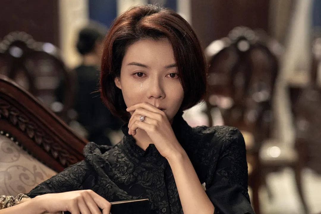 《扫黑风暴》大嫂钻戒超闪，如何挑选显大、显贵的钻戒？