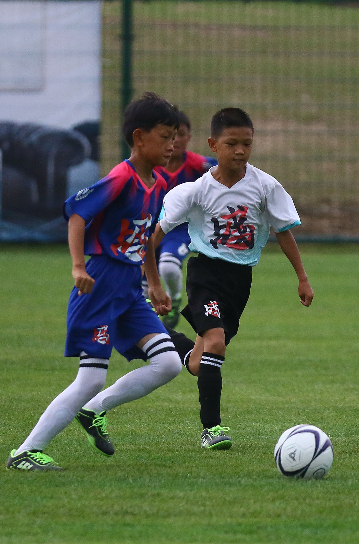 华彬新星杯中西部少年足球联赛,青少年足球比赛足球精神