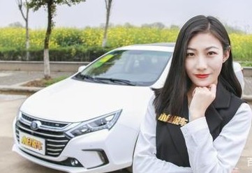 为什么驾校教练这么吃香,为什么驾校教练喜欢教学生