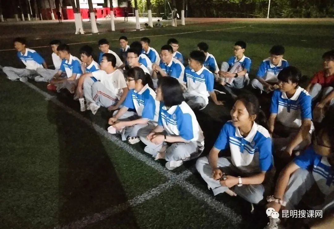 校园|这个聚集州市状元的实验班,开学第一课竟然不是军训?