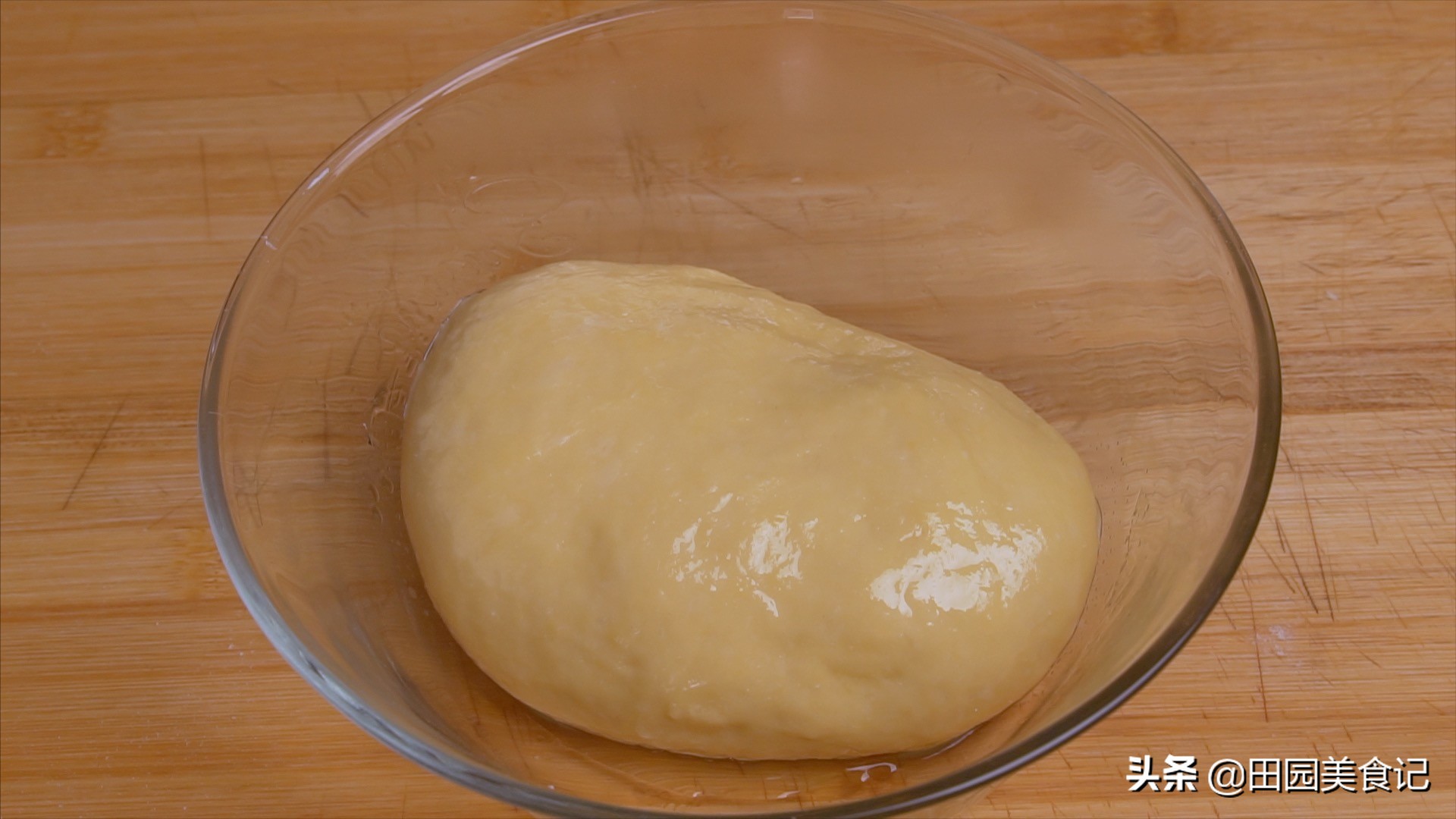 在家就能炸出蓬松酥脆的油条,油条怎么做到蓬松酥脆健康