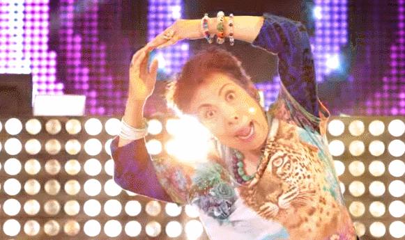 年均66岁的豹纹大妈团火了！唱rap，跳电音，连总理都点赞