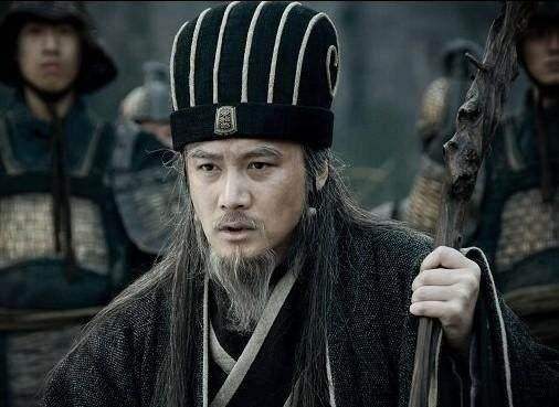 作为诸葛亮的接班人，看蒋琬教你如何踢好“头三脚”？