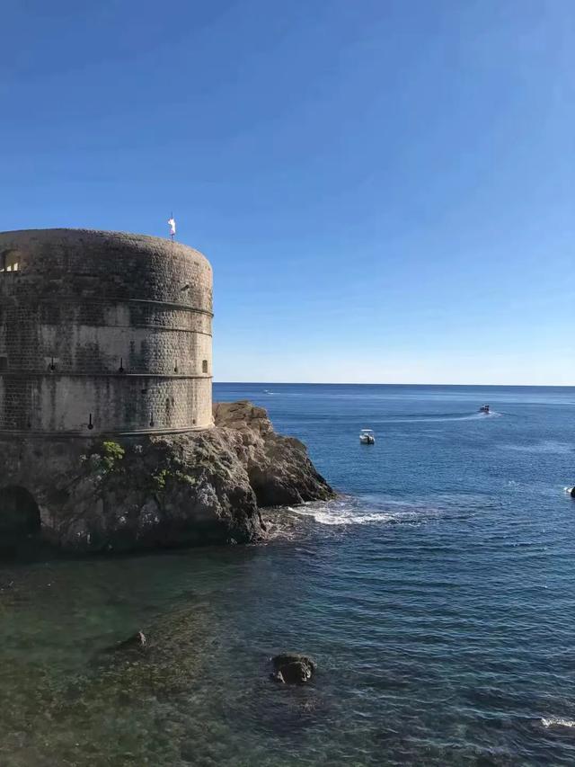 巴尔干半岛和阿尔巴尼亚,伯罗奔尼撒半岛和巴尔干半岛