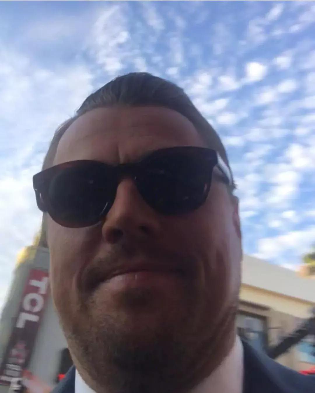 同样的衬衫别人穿怎么就那么好看,每个人都有的衬衫