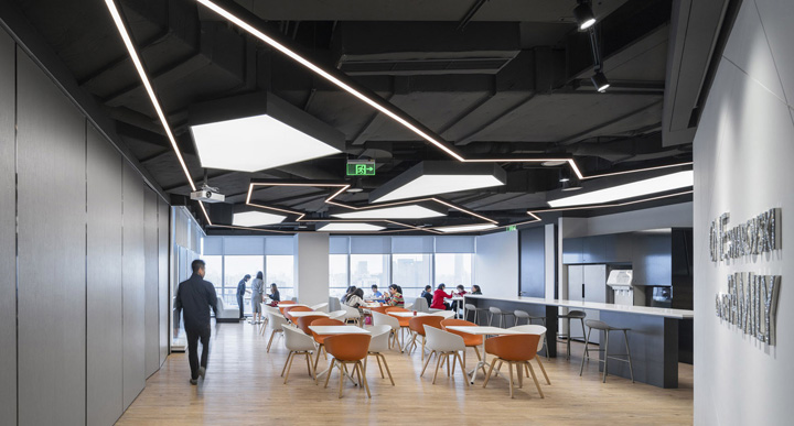 施华洛世奇展厅设计 (施华洛世奇店面装修)