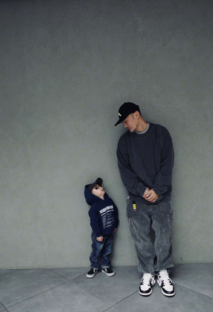 余文乐和他儿子黑白照,余文乐带儿子cody背影呆萌