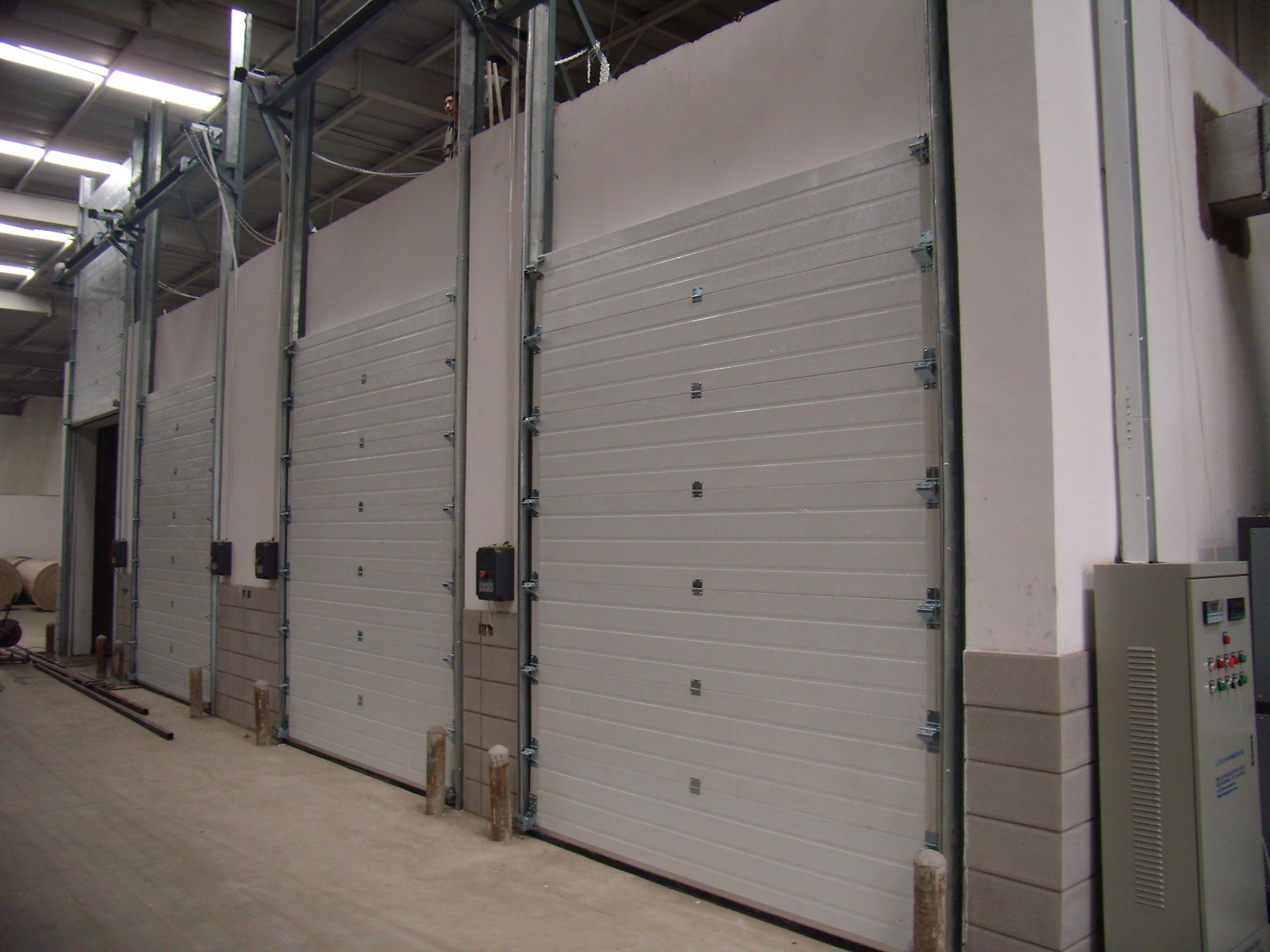 滑升门哪种好,平移门和滑升门哪个好