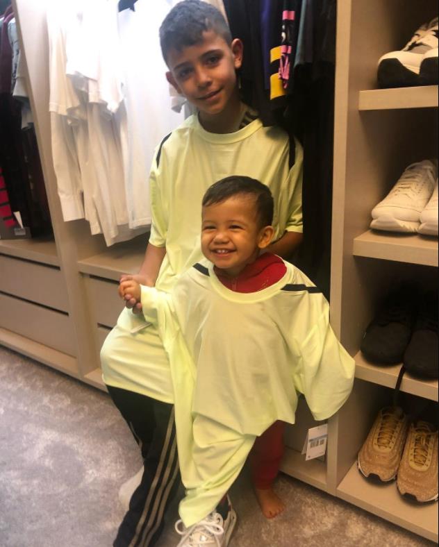 c罗确诊新冠后首次露面,c罗疫情居家锻炼