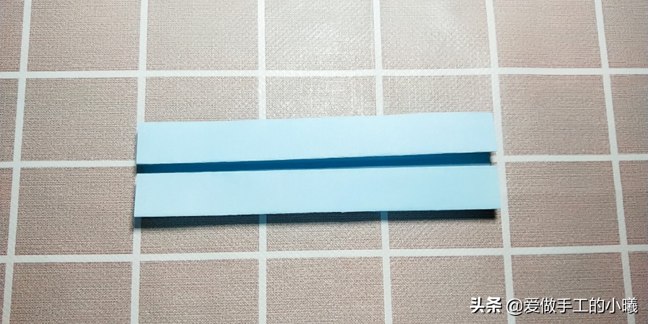 儿童折纸简单手工幼儿园蝴蝶结,蝴蝶结手工折纸超简单正方形纸