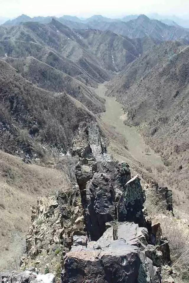天山天池博格达峰马牙山,博格达峰马牙山