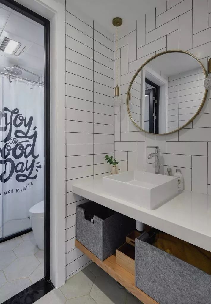 入户门正对卫生间门挂珠帘有用吗,入户门正对卫生间门怎么挂葫芦