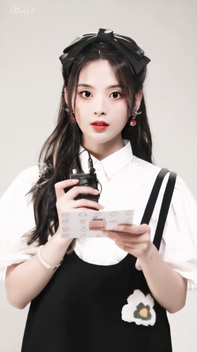 明星大爆料——王一博杨超越吴宣仪