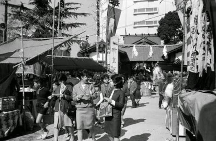 战后的日本昭和时期,昭和时代发生了什么大事