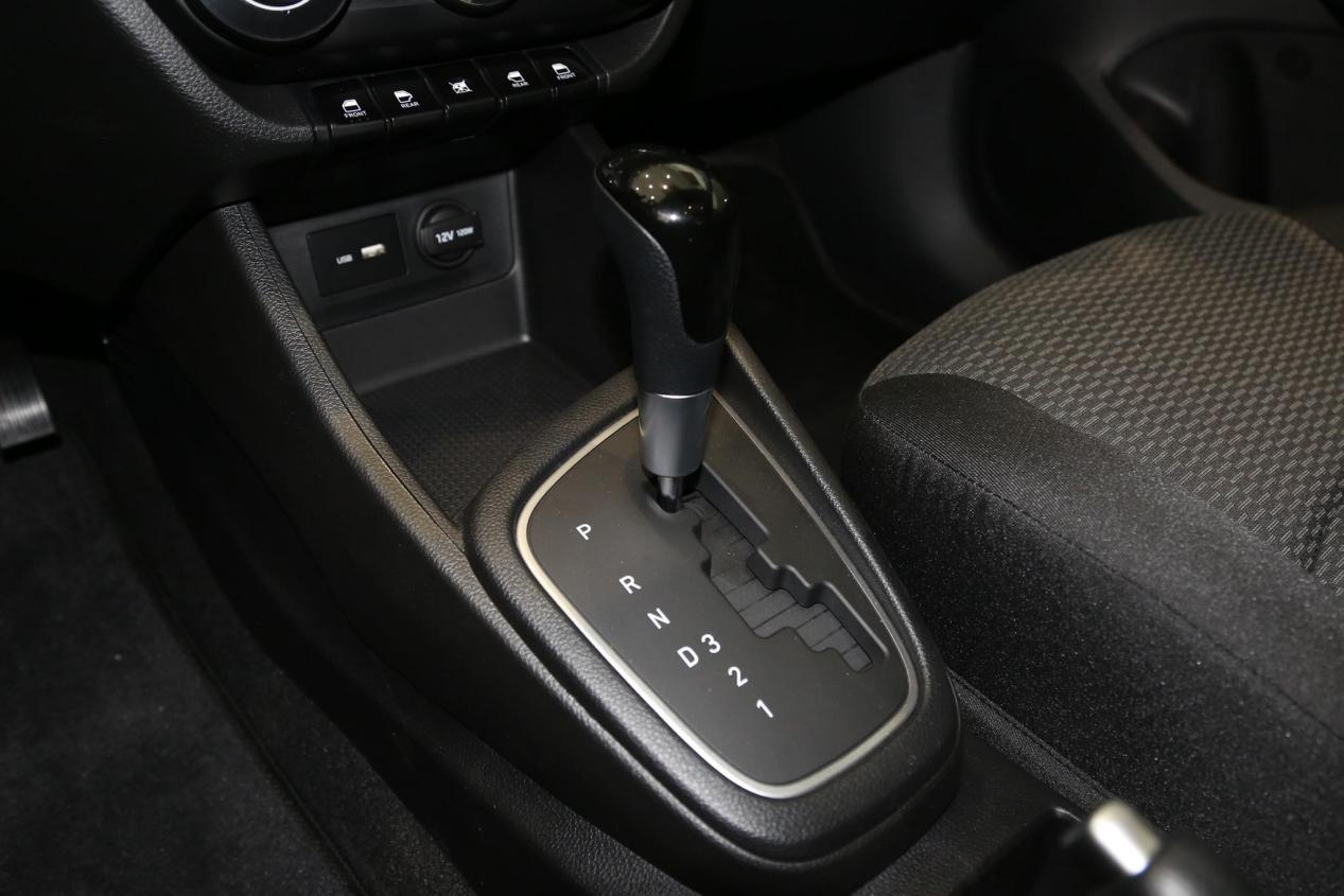 现代瑞纳最低配值得买吗,现代瑞纳现在还在售吗