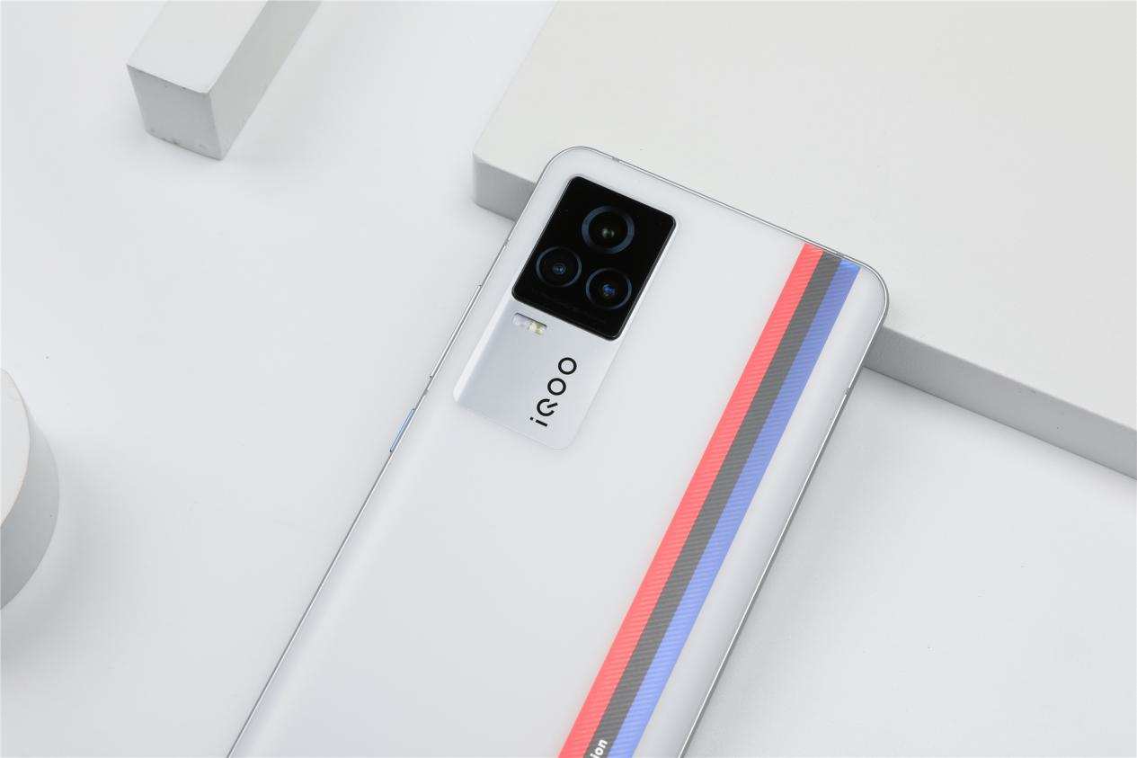 iqoo7传奇版和普通的有什么区别,iqoo7传奇版和普通版的有区别吗