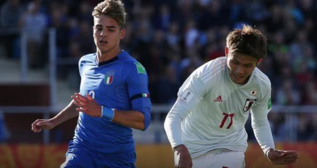 折戟16强后他们奋发图强，日本足球小将值得敬佩，新久皇诞生？