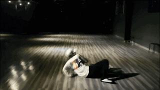 能接受否：男明星的舞蹈动作“顶胯”怎样才不会显得油腻？