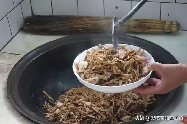 盘锦地摊美食攻略,盘锦美食探店大公鸡