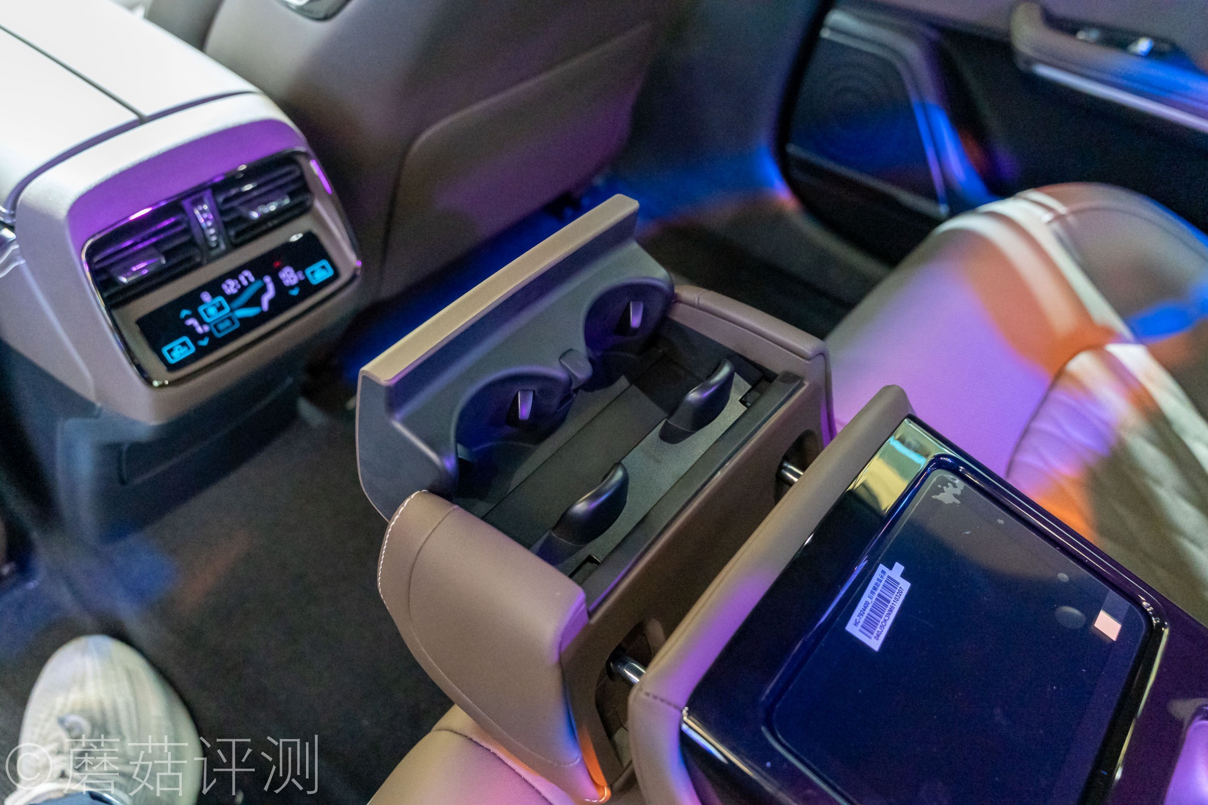 又有啥好玩的？蘑菇带你逛ChinaJoy2021，硬件、车和漂亮的小姐姐