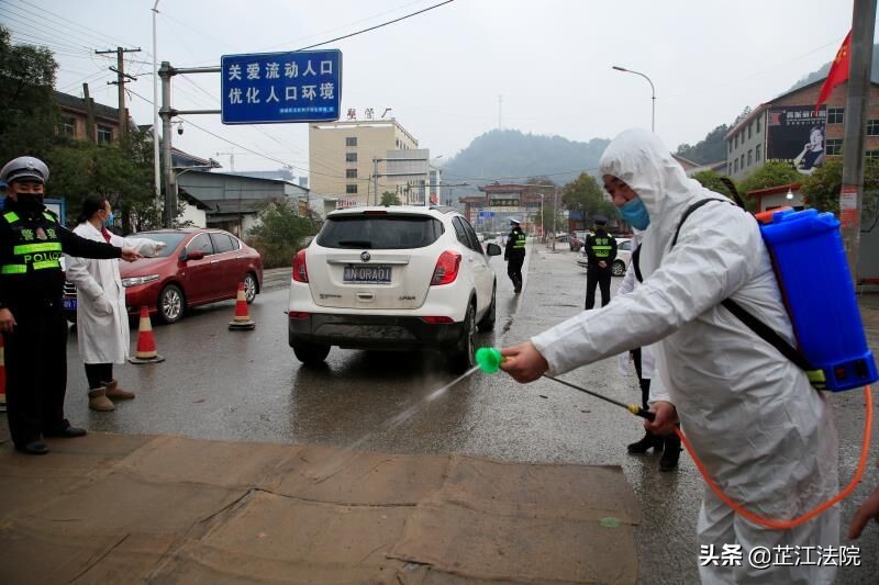 党徽防疫,党员干部冲锋防疫一线