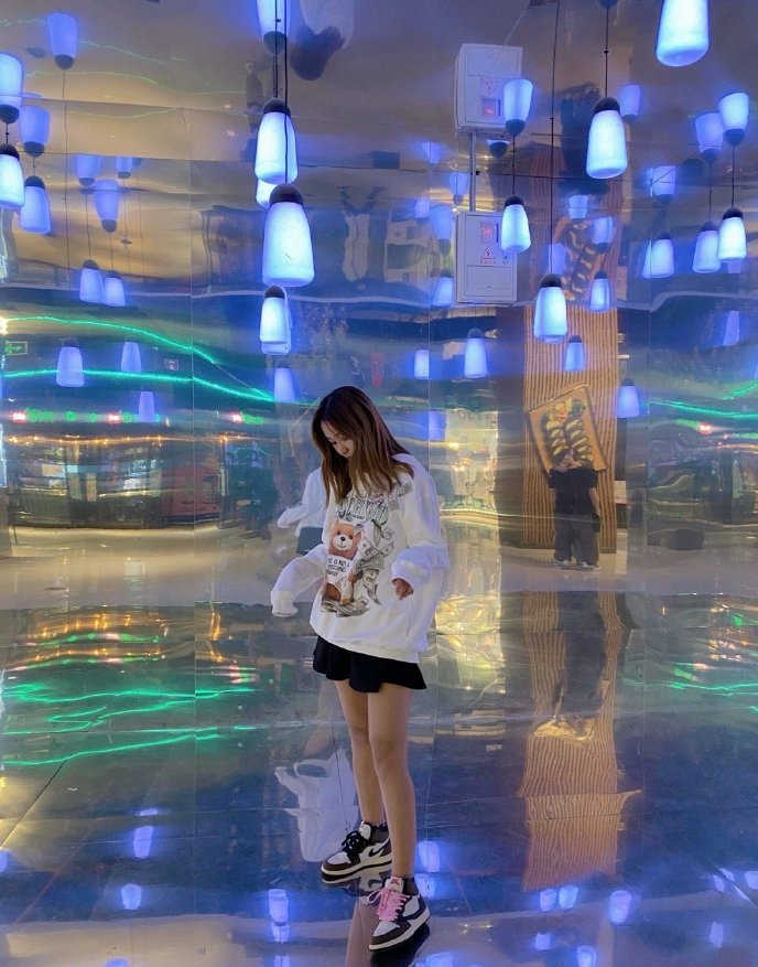 22岁男子混迹迪拜，至少18名女孩称被其骗钱，女模特只身前往迪拜拍摄疑遭下药失去百万元