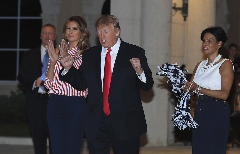 梅拉尼娅蓝紫色大衣,梅拉尼娅格子衬衫