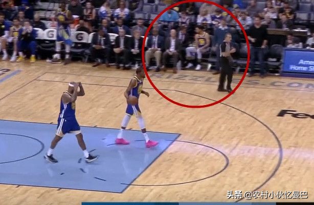 库里砍下30分7板5助2断集锦,库里狂砍40分5板末节回放