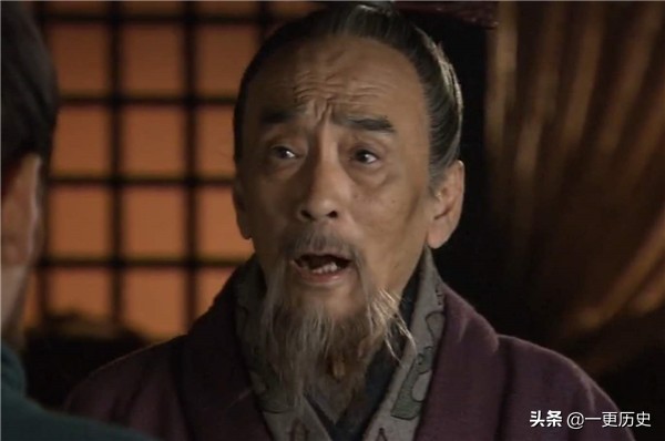 “三姓家奴”吕布的惨淡人生,看似光鲜,却一直被人利用