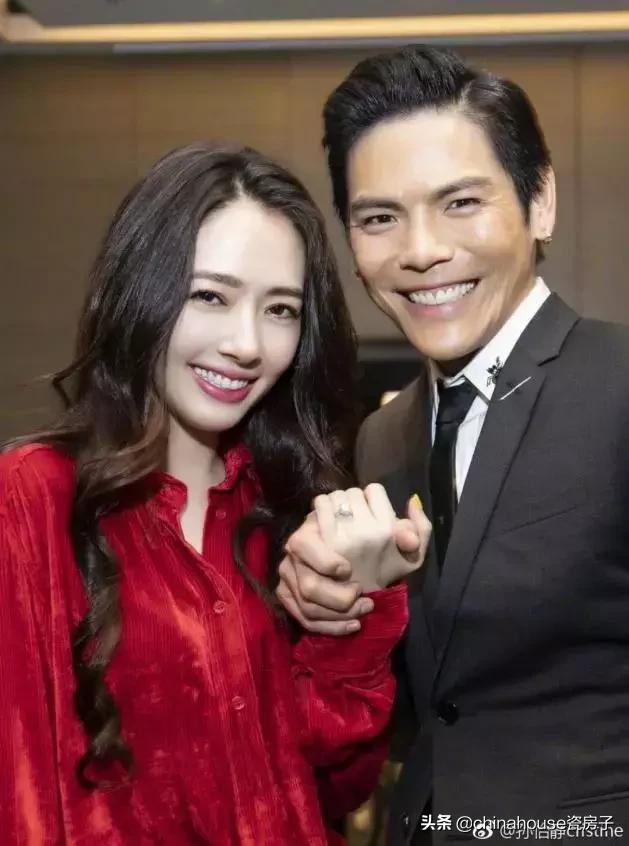 别琢磨怎么学郭碧婷秀钻戒了,在它面前“鸽子蛋”都会黯然失色!