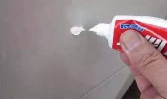 车漆划痕4s怎么处理,珍珠白车漆轻微划痕4s店怎么处理