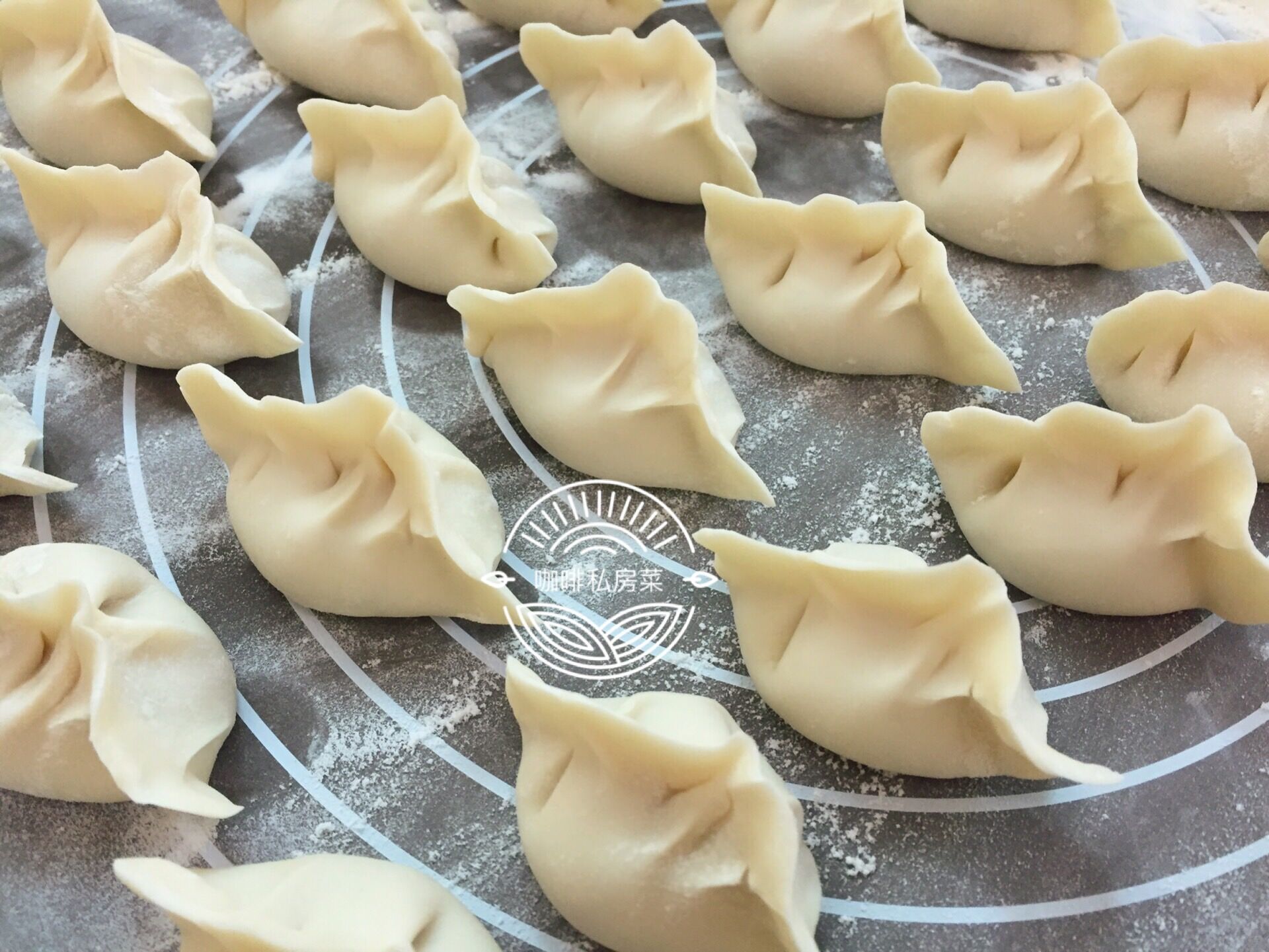 肉馅饺子怎么做不粘锅好吃,剩饺子肉馅最好的处理方法