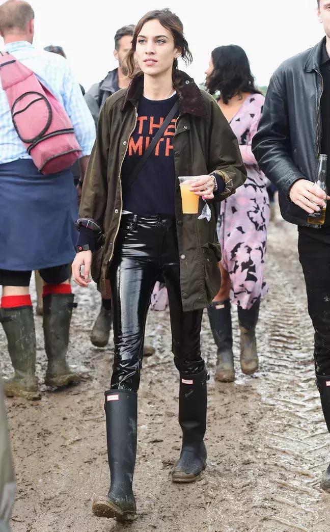 问江南“晴为何物”，你见过这些时尚品牌的雨衣、雨靴吗？