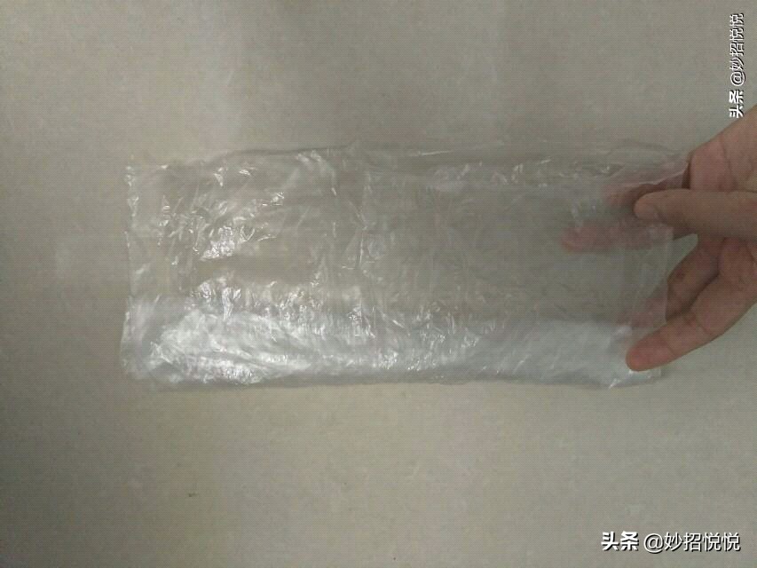 冰淇淋硬怎么变软,冰淇淋冻得太硬怎么办