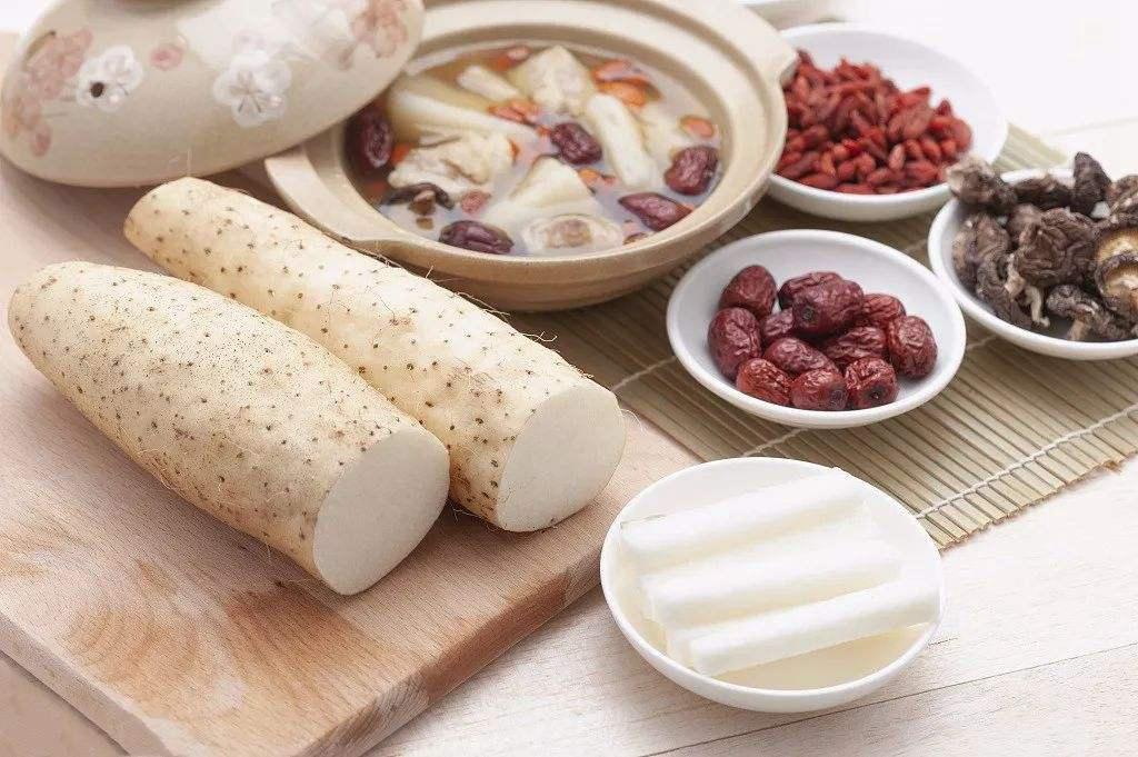 一到春夏手脚就有水泡怎么搞,一到夏天手脚上就起小水泡特别痒