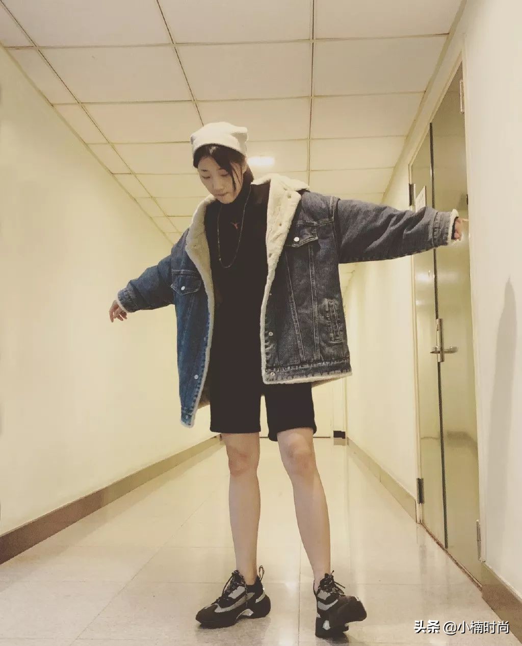 周雨彤吴宣仪卫衣,戚薇周雨彤