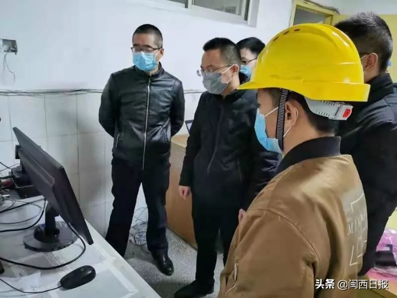 抗疫一线这些瞬间让人泪目,泪目生死离别