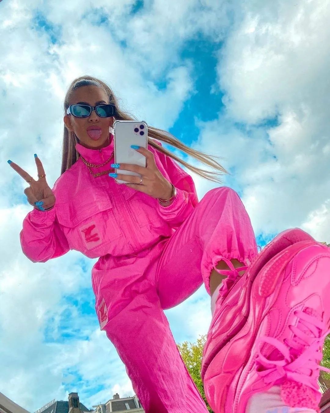 PUMA转型做时尚品牌的新动作，官宣DuaLipa为代言人